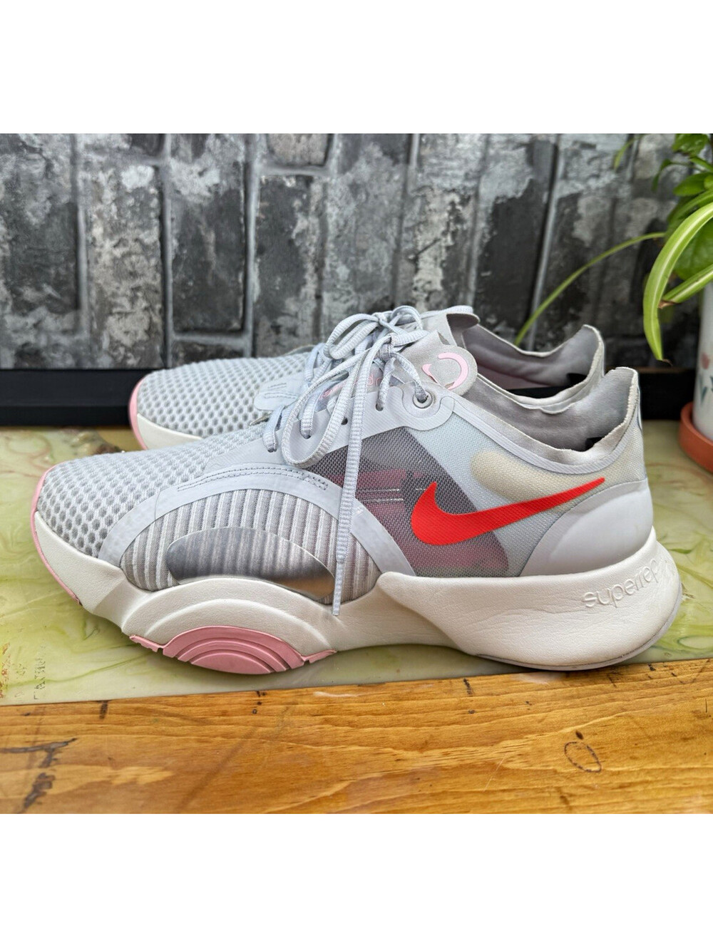 Nike SuperRep Go Gray/Red/Pink Low Top Men's Sneaker CJ0860-006